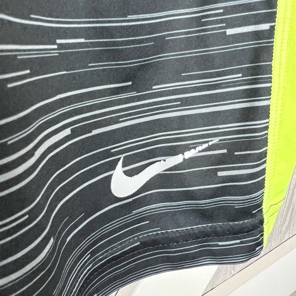 D12.34 Nike Boys Dri Fit Basketball Shorts M - Picture 2 of 4